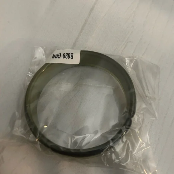 Olive Green Bangle Bracelet - Picture 3 of 4